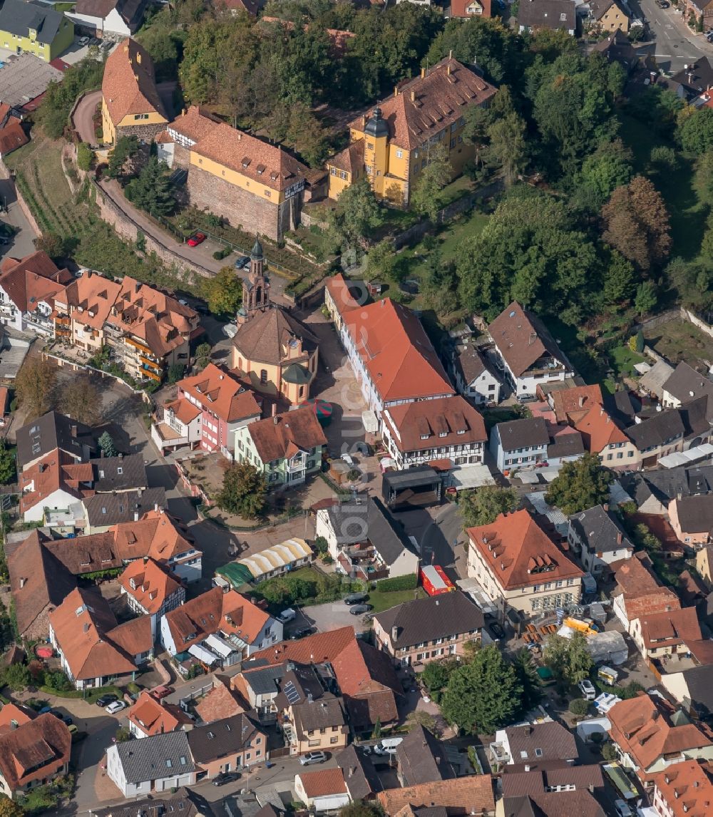 Luftbild Mahlberg - Burganlage des Schloss im Innenstadtkern in Mahlberg im Bundesland Baden-Württemberg, Deutschland