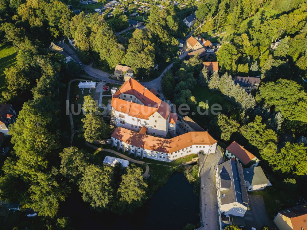 Luftaufnahme Radeberg - Burganlage des Schloss Klippenstein in Radeberg im Bundesland Sachsen, Deutschland