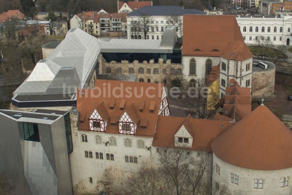 Halle (Saale) aus der Vogelperspektive: Burganlage des Schloss Kunstmuseum Moritzburg am Friedemann-Bach-Platz im Ortsteil Mitte in Halle (Saale) im Bundesland Sachsen-Anhalt