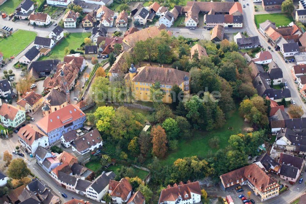 Luftaufnahme Mahlberg - Burganlage des Schloss Mahlberg in Mahlberg im Bundesland Baden-Württemberg