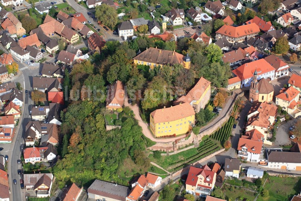 Mahlberg aus der Vogelperspektive: Burganlage des Schloss Mahlberg in Mahlberg im Bundesland Baden-Württemberg