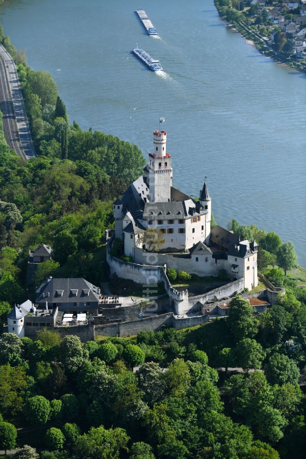 Braubach aus der Vogelperspektive: Burganlage des Schloss Marksburg in Braubach im Bundesland Rheinland-Pfalz, Deutschland