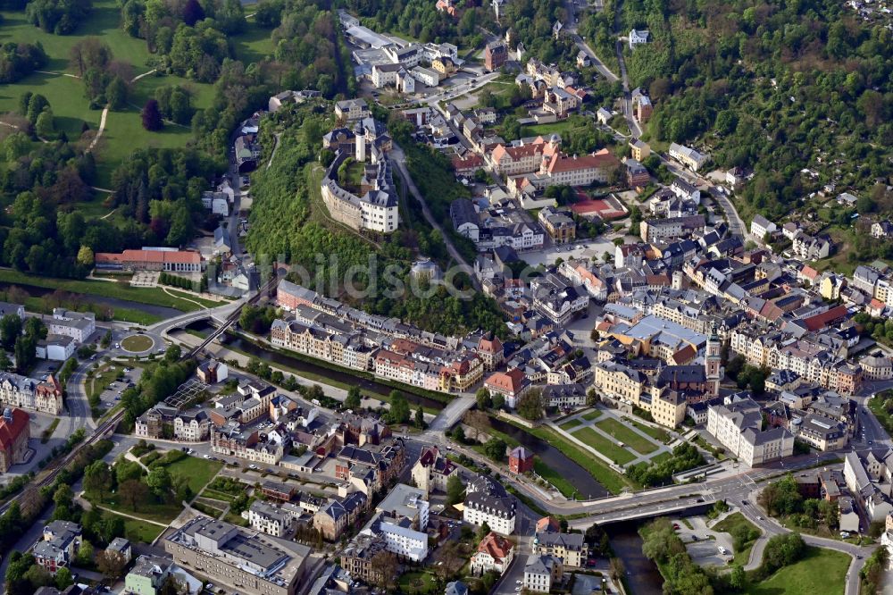 Luftbild Greiz - Burganlage des Schloss Oberes Schloss in Greiz im Bundesland Thüringen, Deutschland