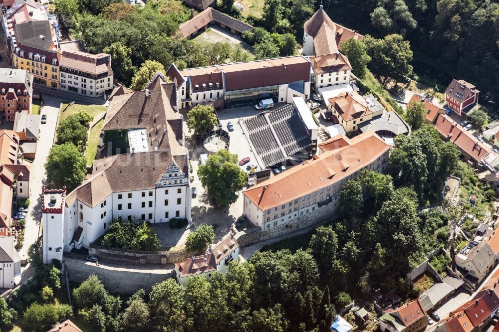 Bautzen von oben - Burganlage des Schloss Ortenburg in Bautzen im Bundesland Sachsen, Deutschland