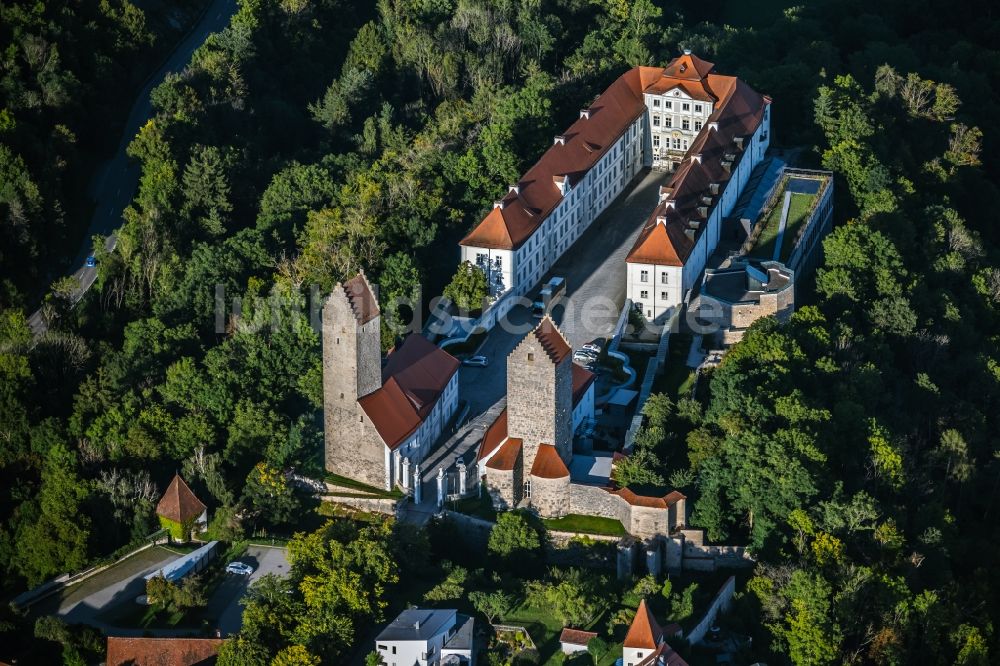 Luftbild Beilngries - Burganlage des Schloss im Ortsteil Hirschberg in Beilngries im Bundesland Bayern, Deutschland