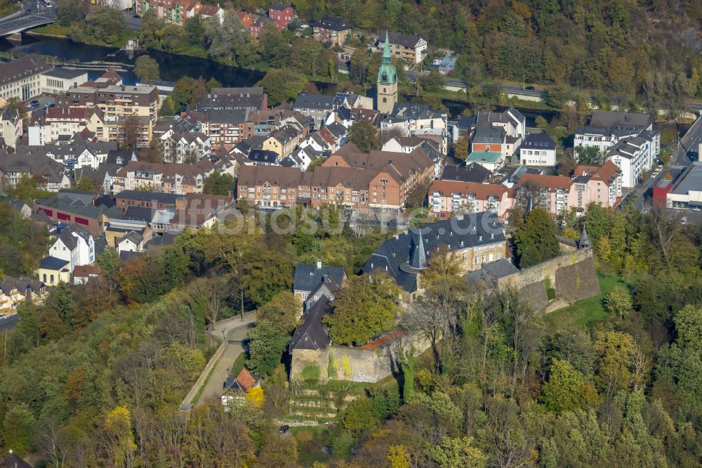 Luftaufnahme Hagen - Burganlage des Schloss im Ortsteil Hohenlimburg in Hagen im Bundesland Nordrhein-Westfalen, Deutschland