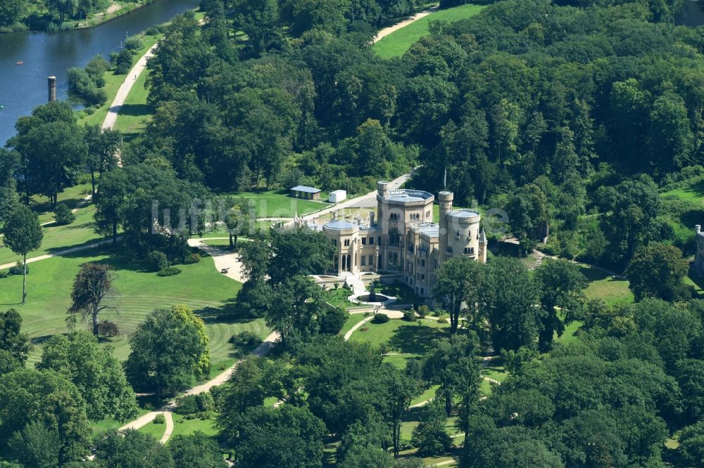 Potsdam aus der Vogelperspektive: Burganlage des Schloss im Park im Ortsteil Babelsberg in Potsdam im Bundesland Brandenburg