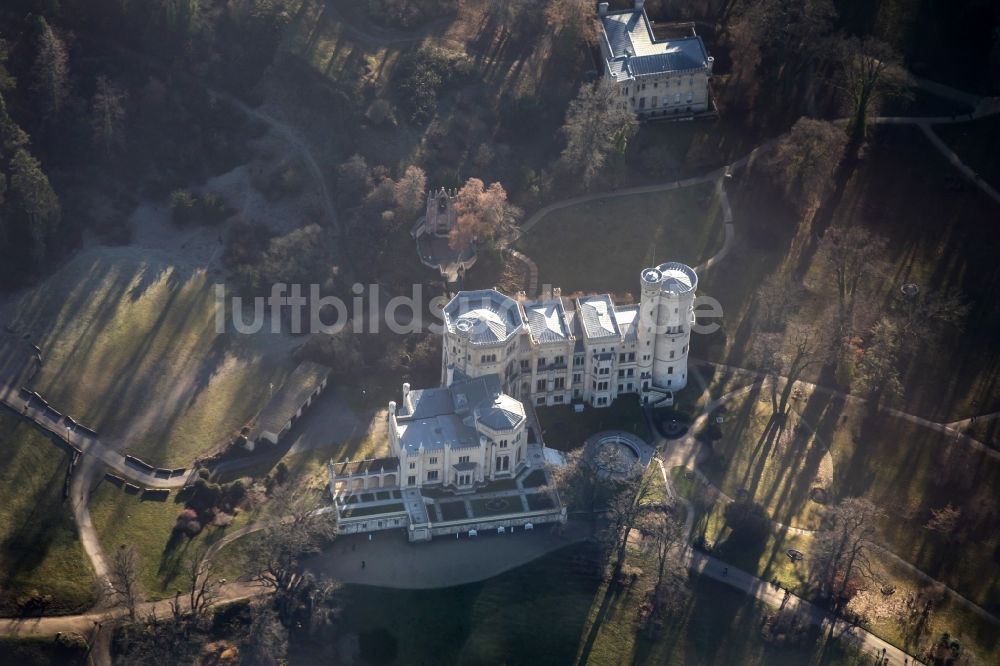 Potsdam aus der Vogelperspektive: Burganlage des Schloss im Park im Ortsteil Babelsberg in Potsdam im Bundesland Brandenburg