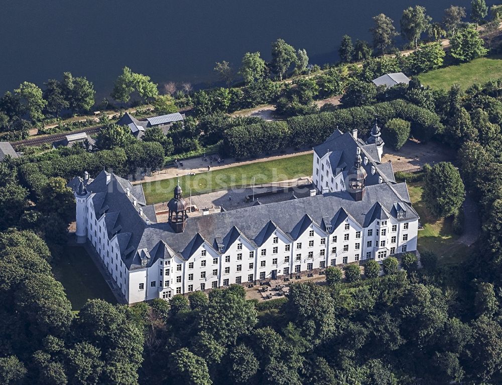 Luftaufnahme Plön - Burganlage des Schloss Plön in Plön im Bundesland Schleswig-Holstein