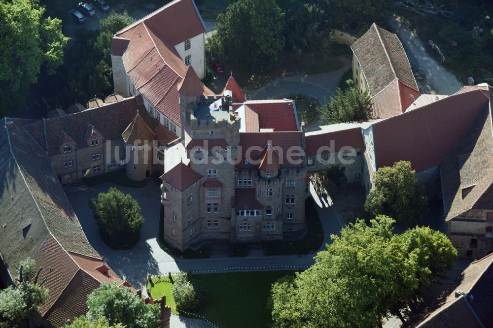 Luftbild Altenhausen - Burganlage des Schloss Schloß Altenhausen an der Schloßstraße in Altenhausen im Bundesland Sachsen-Anhalt