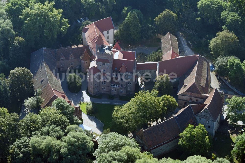 Luftaufnahme Altenhausen - Burganlage des Schloss Schloß Altenhausen an der Schloßstraße in Altenhausen im Bundesland Sachsen-Anhalt