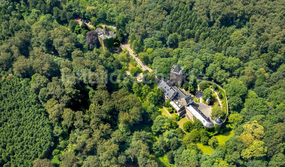 Luftbild Essen - Burganlage des Schloss Schloss Landsberg an der August-Thyssen-Straße in Essen im Bundesland Nordrhein-Westfalen