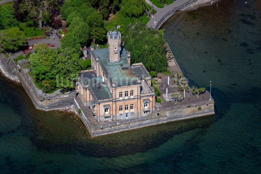 Langenargen aus der Vogelperspektive: Burganlage des Schloss Schloss Montfort in Langenargen im Bundesland Baden-Württemberg, Deutschland