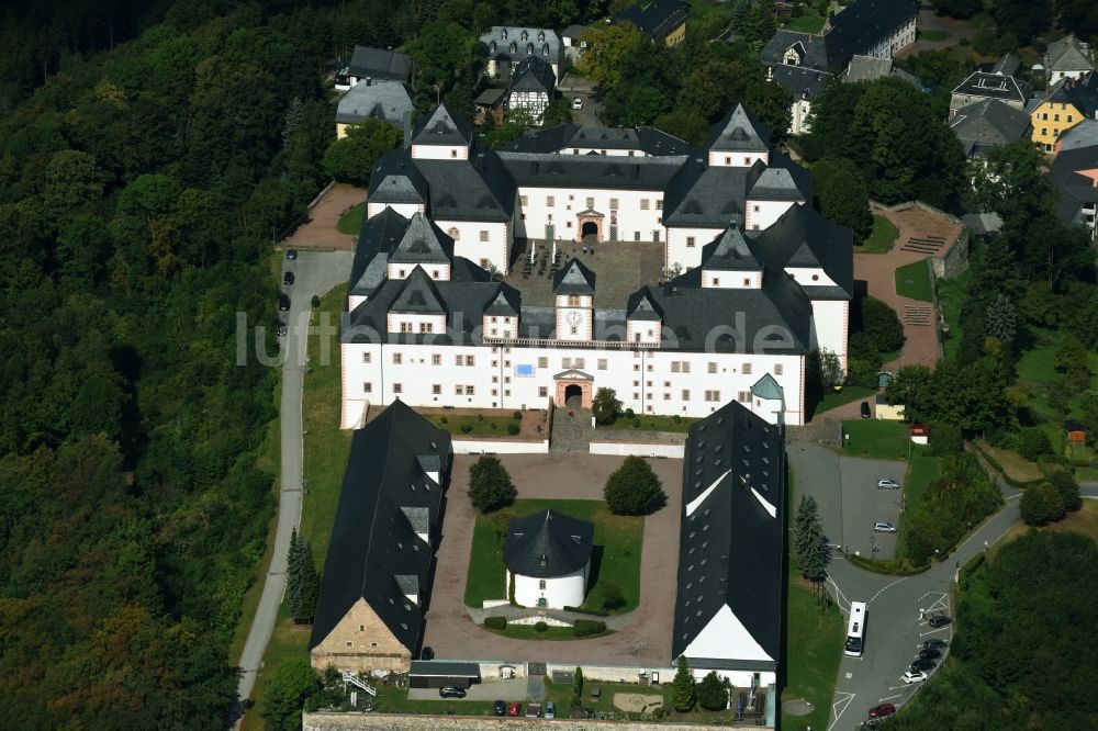 Luftbild Augustusburg - Burganlage des Schloss und Schlosstheater in Augustusburg im Bundesland Sachsen