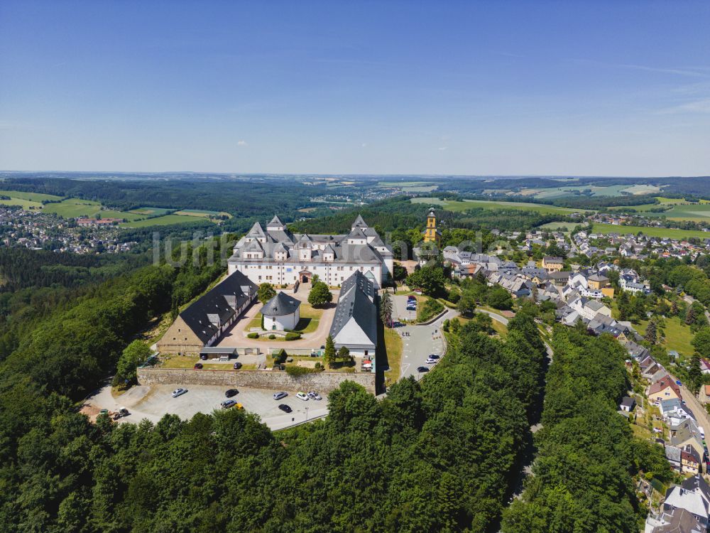 Luftbild Augustusburg - Burganlage des Schloss und Schlosstheater in Augustusburg im Bundesland Sachsen