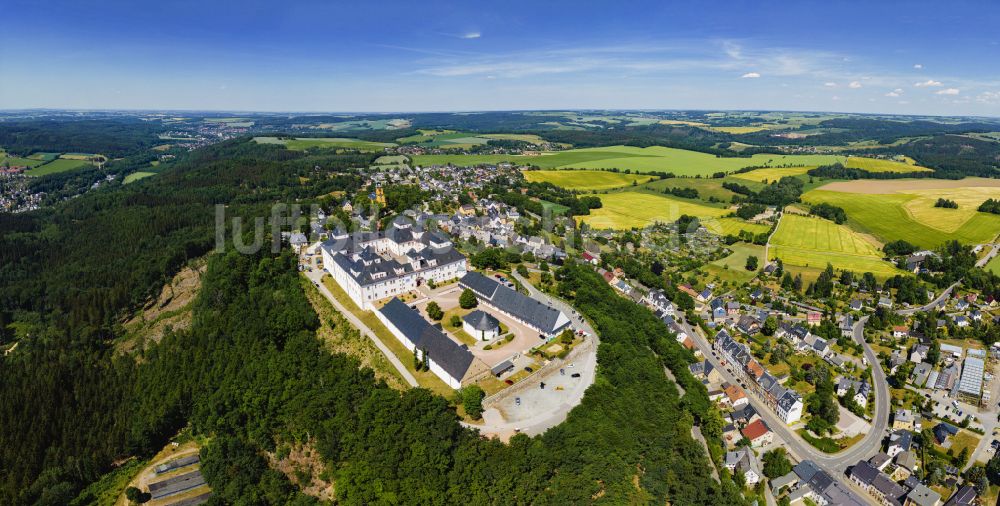 Luftbild Augustusburg - Burganlage des Schloss und Schlosstheater in Augustusburg im Bundesland Sachsen