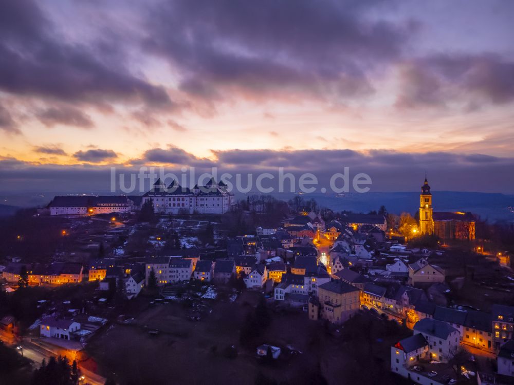 Augustusburg aus der Vogelperspektive: Burganlage des Schloss und Schlosstheater in Augustusburg im Bundesland Sachsen