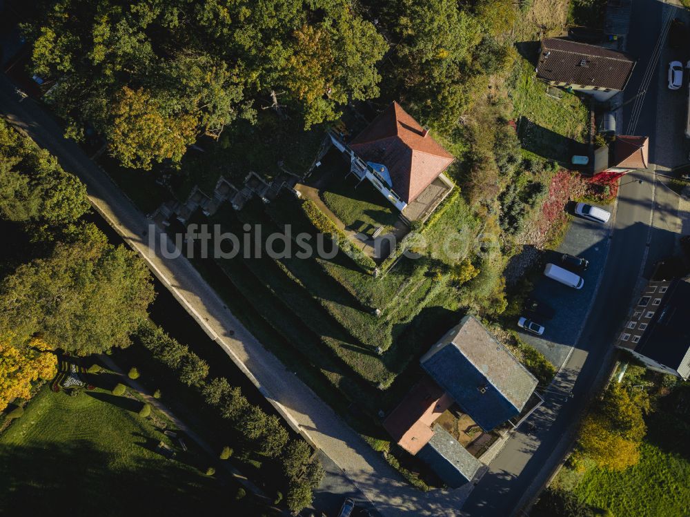 Seusslitz aus der Vogelperspektive: Burganlage des Schloss Seusslitz in Seusslitz im Bundesland Sachsen, Deutschland