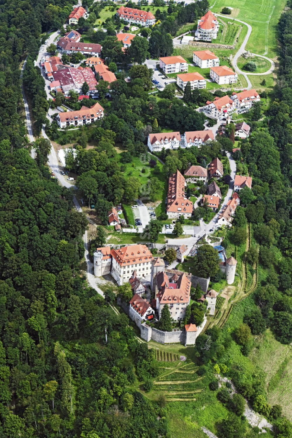 Luftaufnahme Künzelsau - Burganlage des Schloss Stetten in Künzelsau im Bundesland Baden-Württemberg, Deutschland