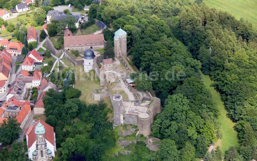 Stolpen von oben - Burganlage des Schloss in Stolpen im Bundesland Sachsen, Deutschland