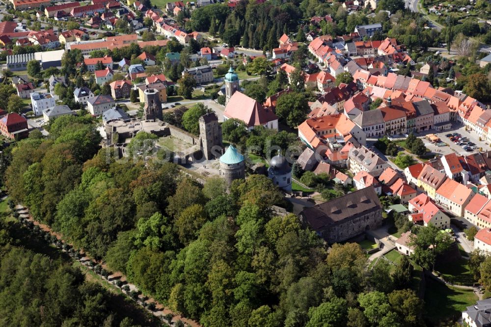 Stolpen von oben - Burganlage des Schloss in Stolpen im Bundesland Sachsen, Deutschland