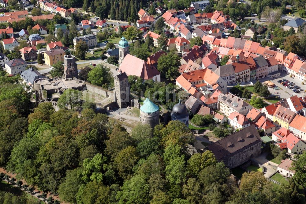 Stolpen von oben - Burganlage des Schloss in Stolpen im Bundesland Sachsen, Deutschland