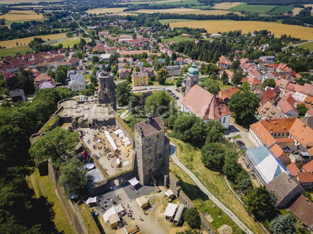 Stolpen aus der Vogelperspektive: Burganlage des Schloss in Stolpen im Bundesland Sachsen, Deutschland