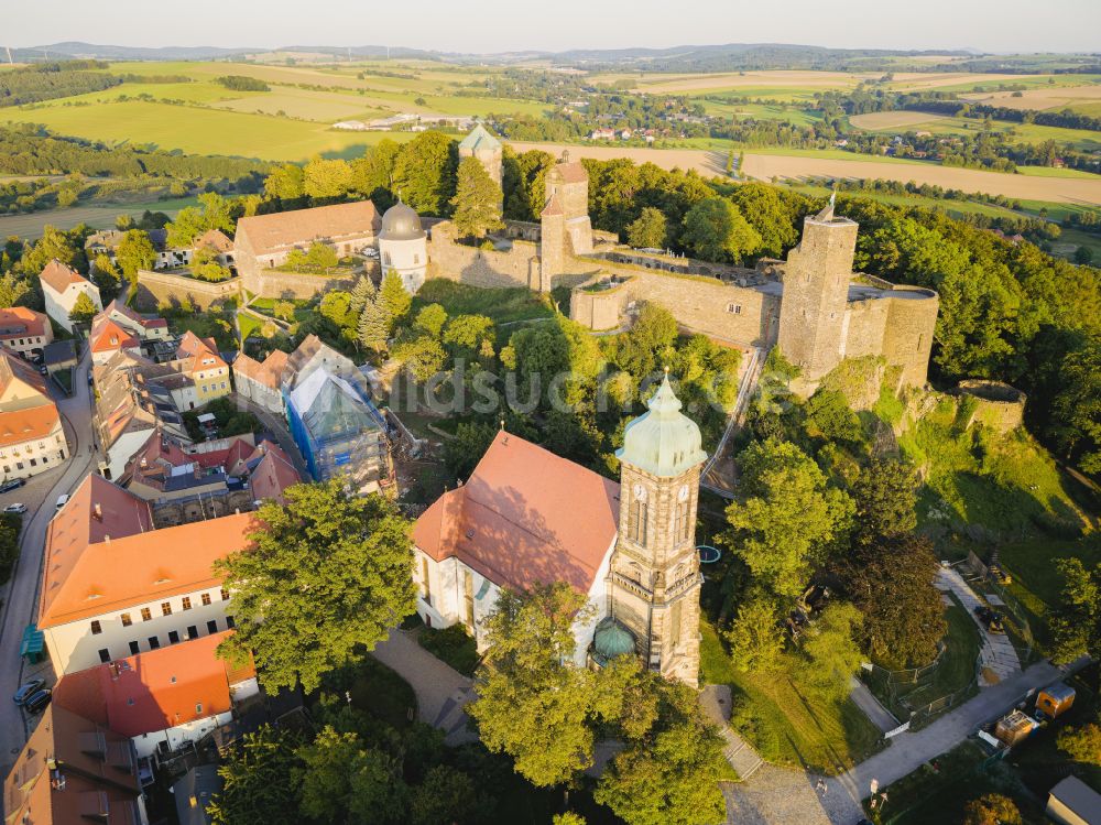 Stolpen von oben - Burganlage des Schloss in Stolpen im Bundesland Sachsen, Deutschland