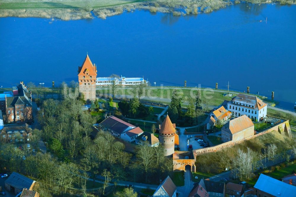 Luftbild Tangermünde - Burganlage des Schloss in Tangermünde im Bundesland Sachsen-Anhalt, Deutschland