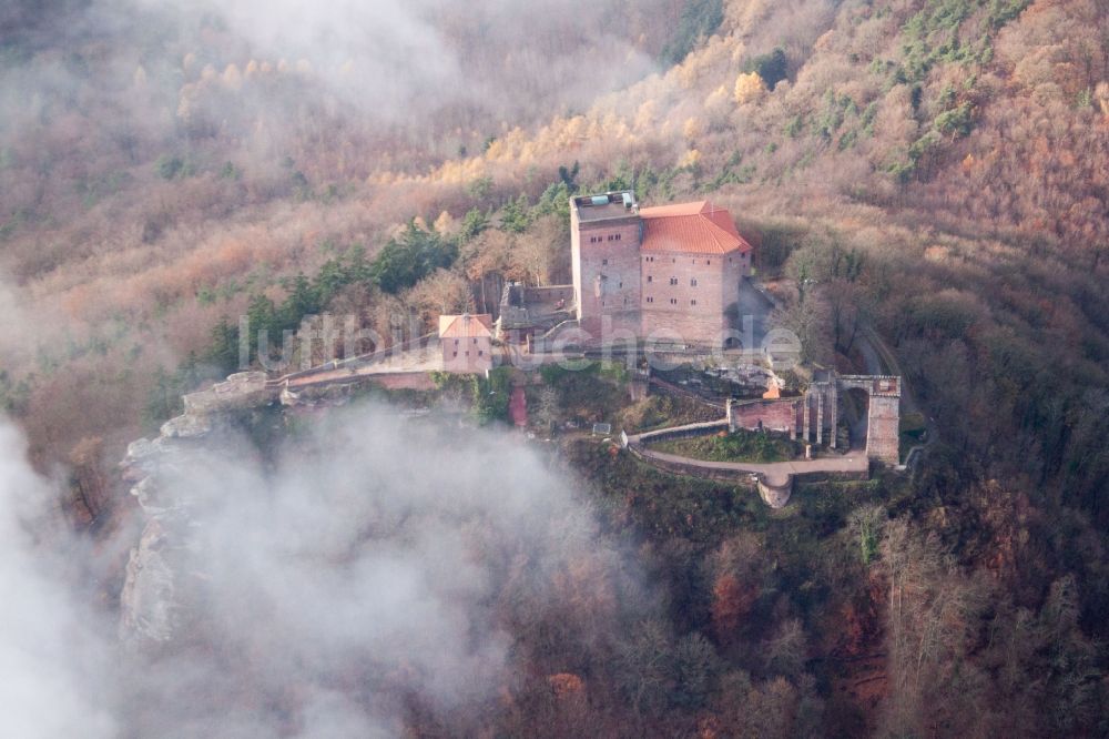 Luftaufnahme Annweiler am Trifels - Burganlage des Schloss Trifels in Annweiler am Trifels im Bundesland Rheinland-Pfalz