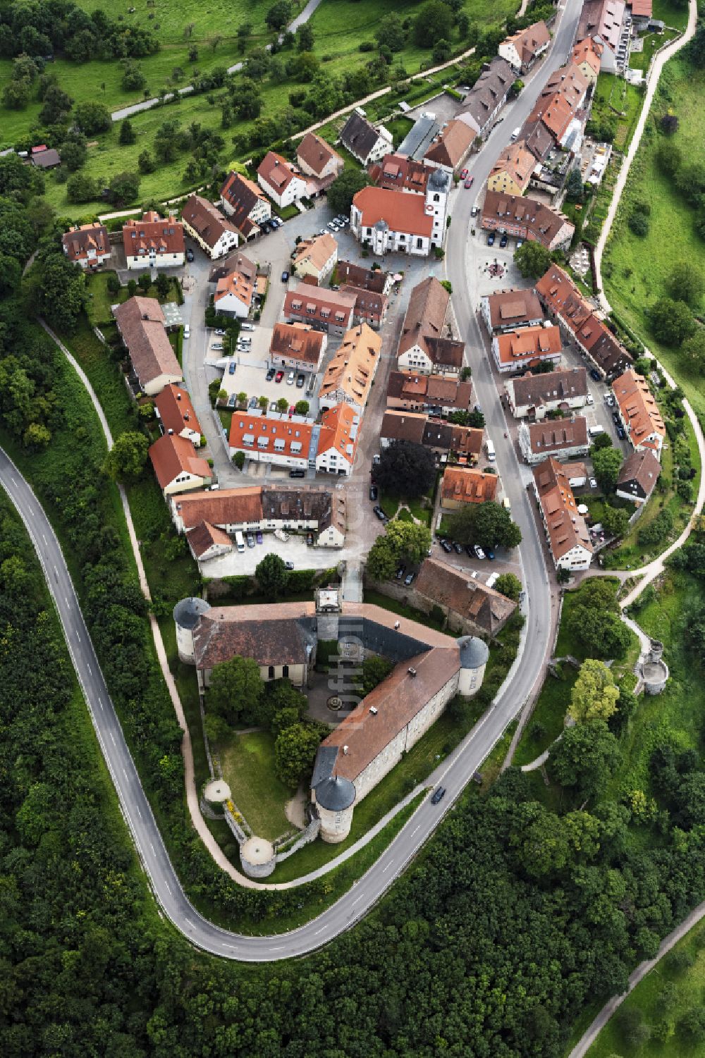 Luftbild Waldenburg - Burganlage des Schloss Waldenburg in Waldenburg im Bundesland Baden-Württemberg, Deutschland