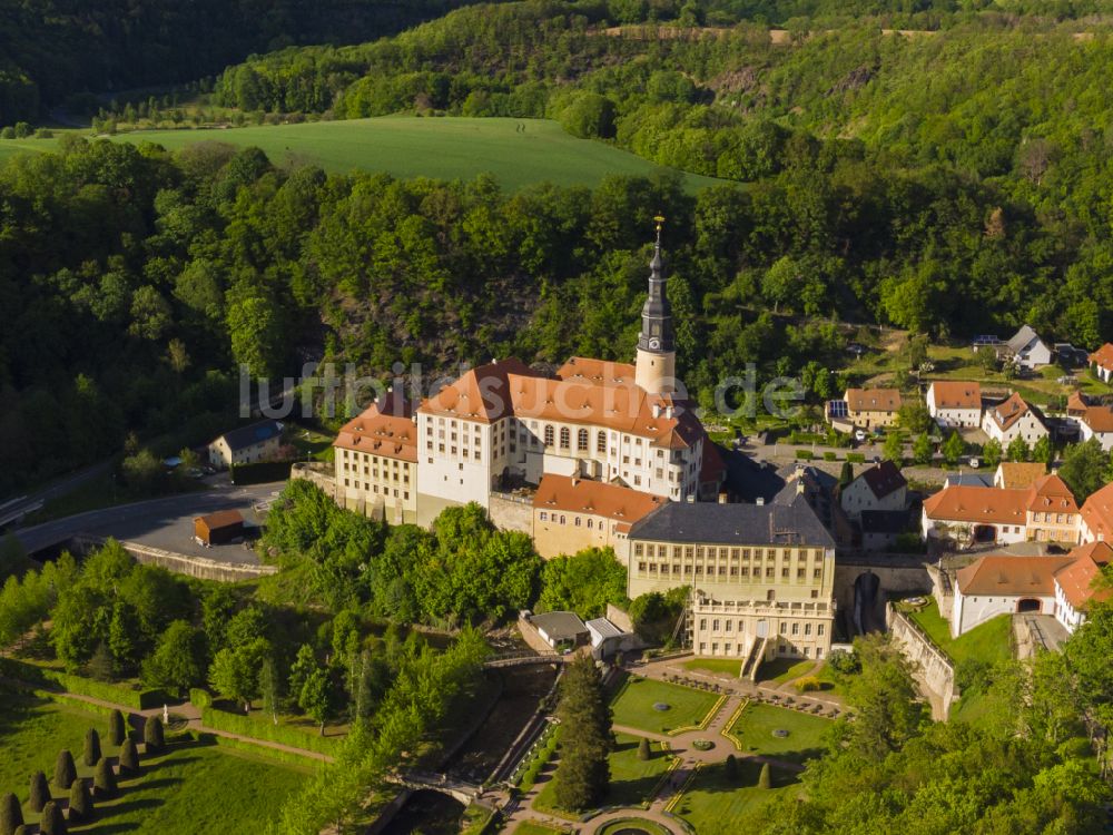 Luftbild Weesenstein - Burganlage des Schloss Weesenstein in Weesenstein im Bundesland Sachsen, Deutschland