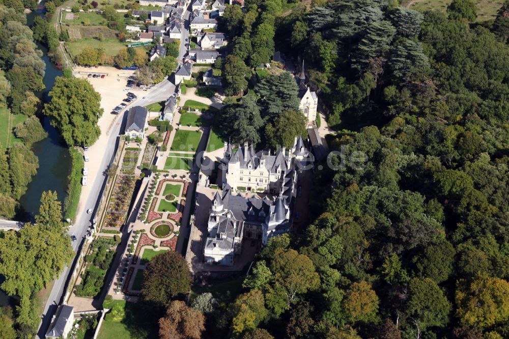 Rigny Usse aus der Vogelperspektive: Burganlage des Schlosses Chateau d' Usse in Rigny Usse in Centre-Val de Loire, Frankreich