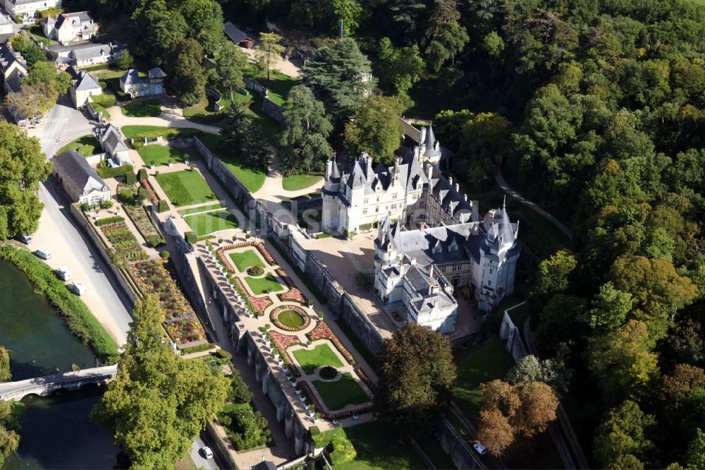 Rigny Usse von oben - Burganlage des Schlosses Chateau d' Usse in Rigny Usse in Centre-Val de Loire, Frankreich