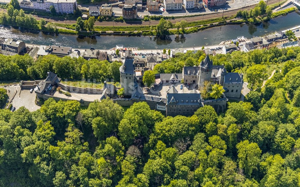 Luftaufnahme Altena - Burganlage der Veste in Altena im Bundesland Nordrhein-Westfalen, Deutschland