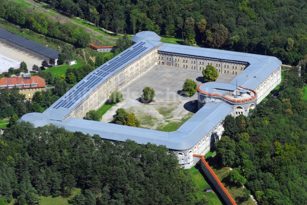 Luftaufnahme Ulm - Burganlage der Veste Bundesfestung Wilhelmsburg an der Prittwitzstraße in Ulm im Bundesland Baden-Württemberg, Deutschland