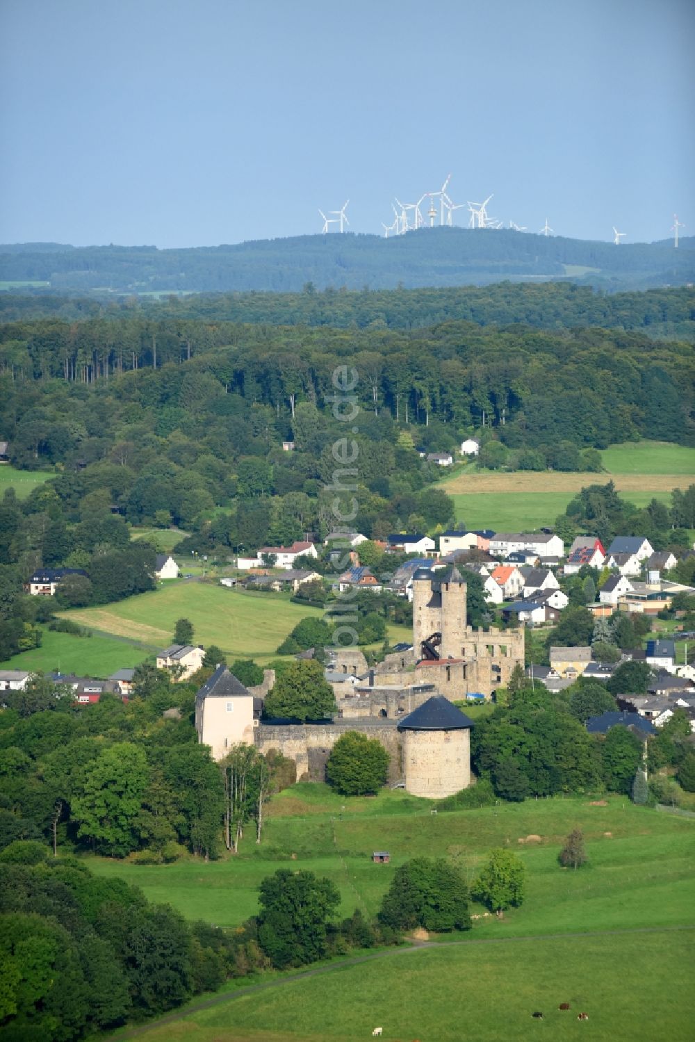 Greifenstein aus der Vogelperspektive: Burganlage der Veste Burg Greifenstein in Greifenstein im Bundesland Hessen, Deutschland