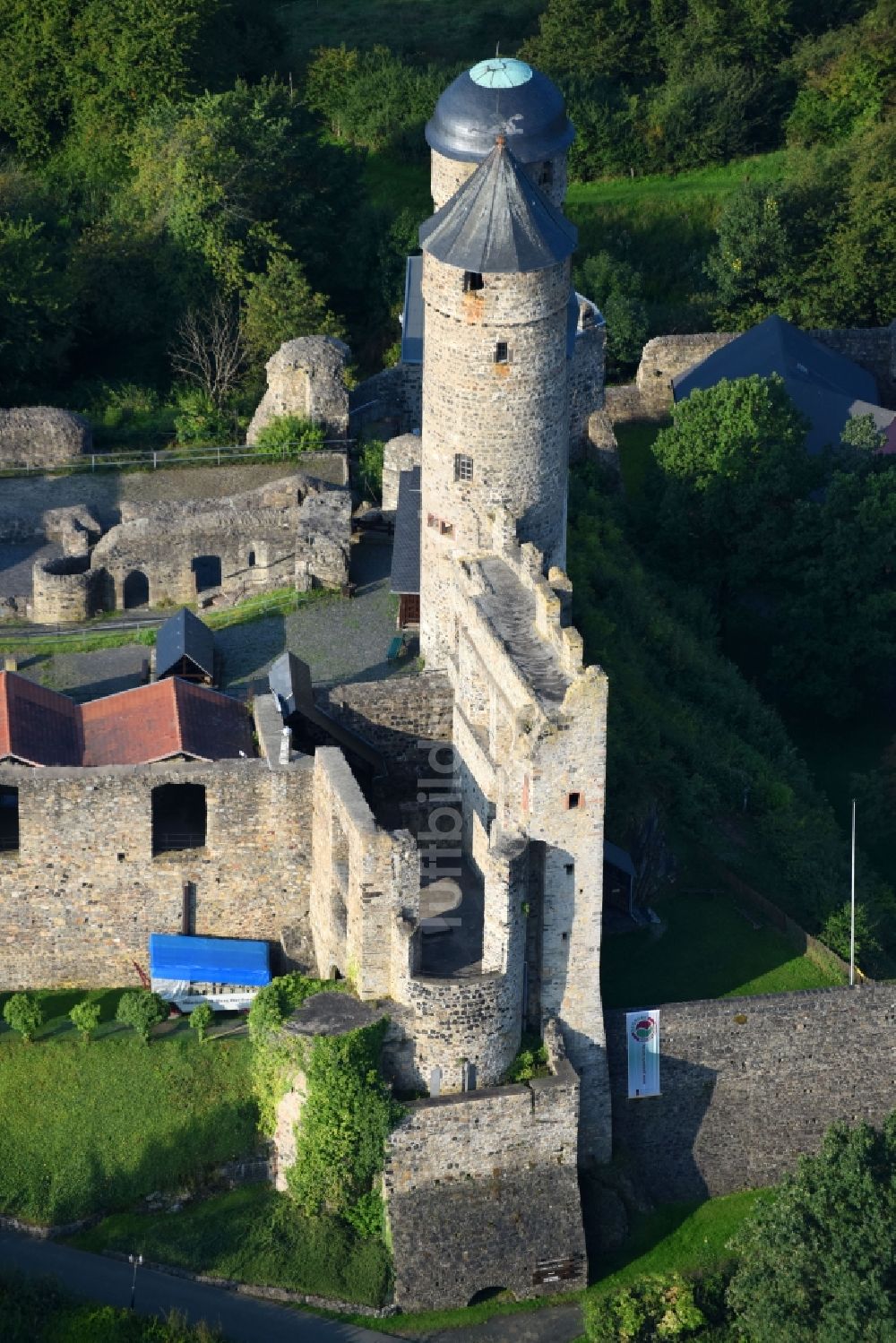 Greifenstein aus der Vogelperspektive: Burganlage der Veste Burg Greifenstein in Greifenstein im Bundesland Hessen, Deutschland