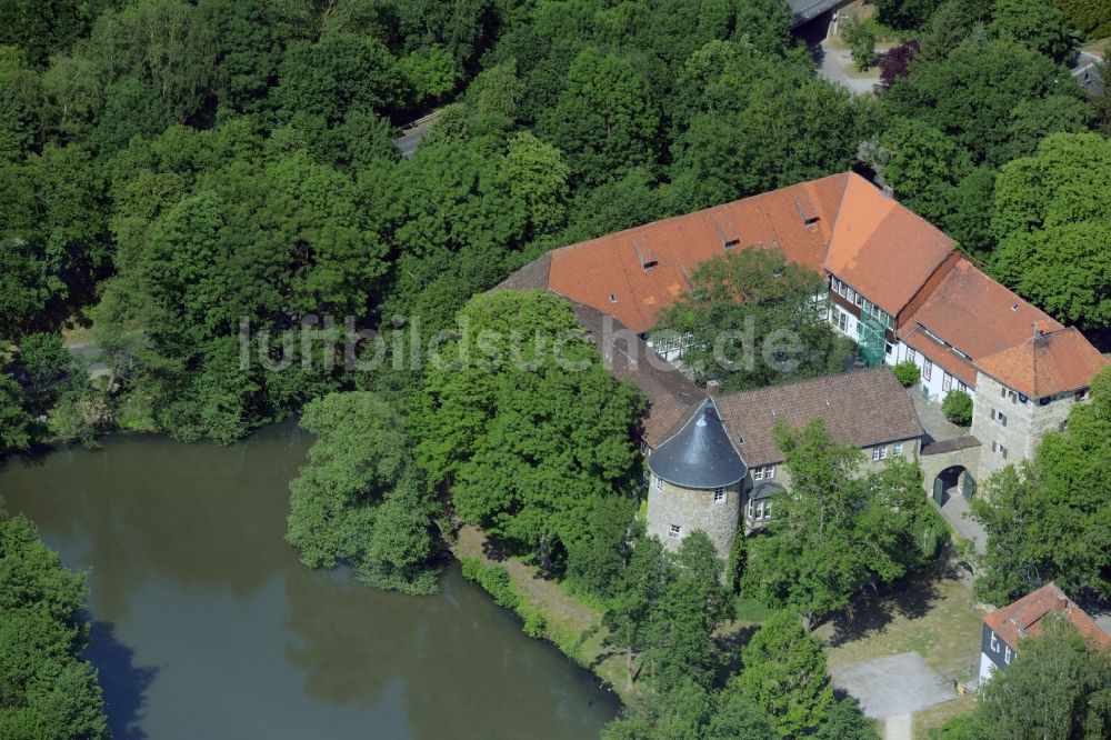 Wolfsburg von oben - Burganlage der Veste Burg Neuhaus in Wolfsburg im Bundesland Niedersachsen