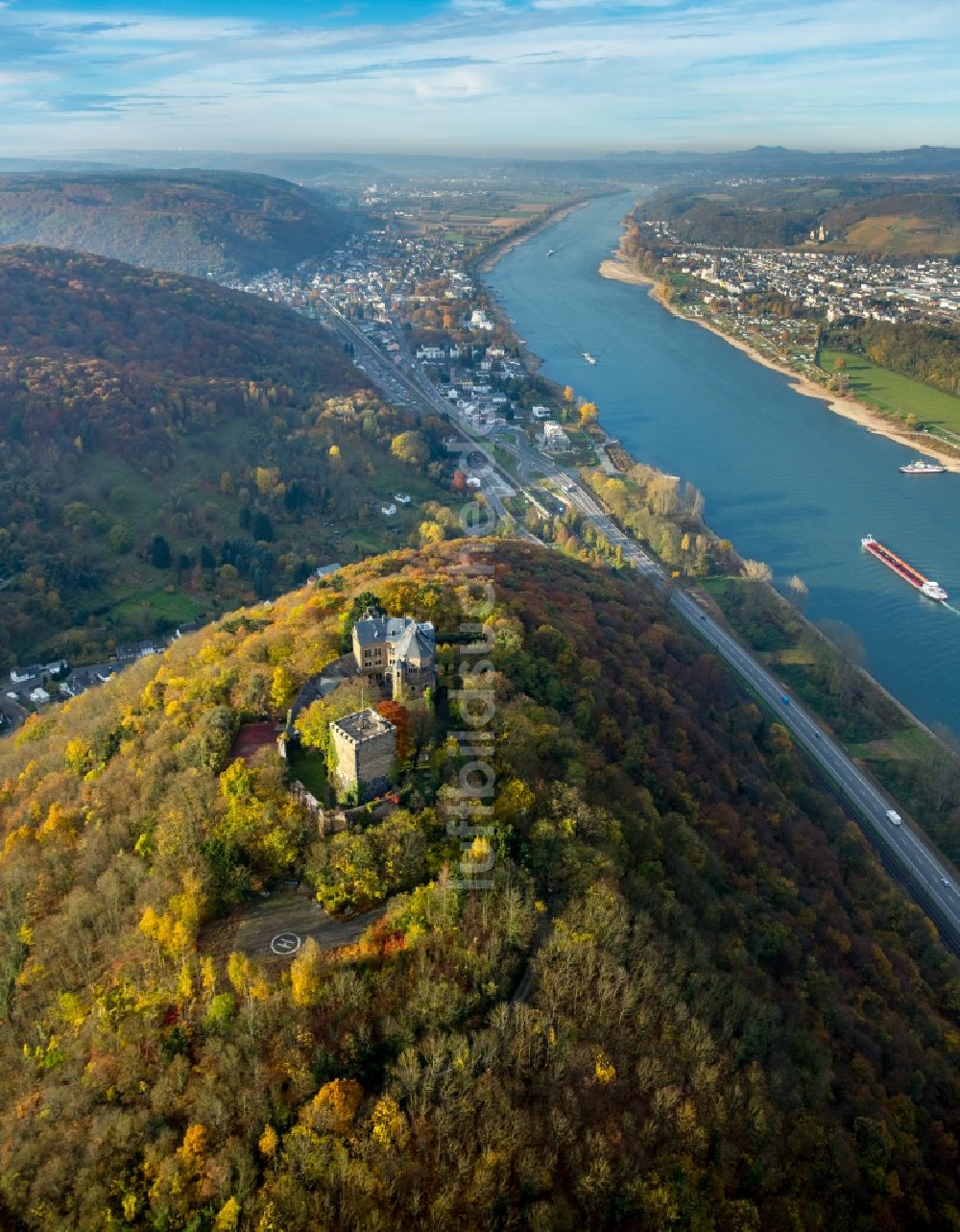 Luftaufnahme Bad Breisig - Burganlage der Veste Burg Rheineck in Bad Breisig im Bundesland Rheinland-Pfalz