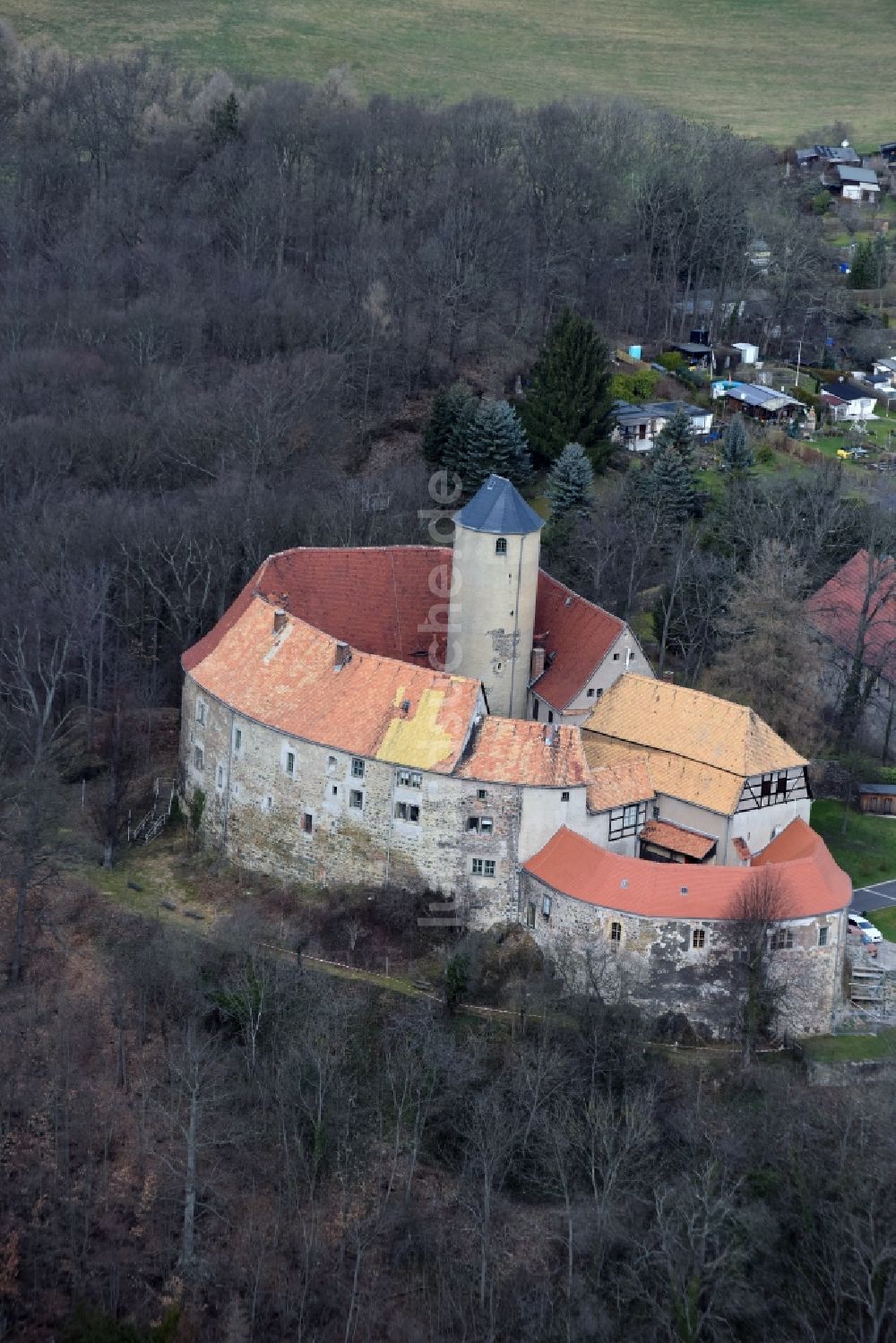 Luftaufnahme Schönfels - Burganlage der Veste Burg Schönfels an der Burgstraße in Schönfels im Bundesland Sachsen