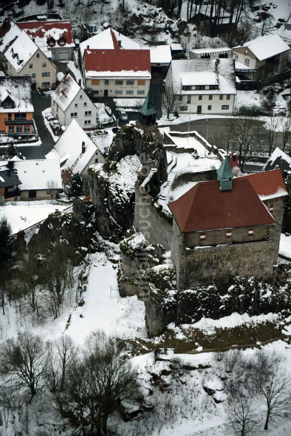 Kirchensittenbach von oben - Burganlage der Veste Felsburg am Hohenstein in Kirchensittenbach im Bundesland Bayern