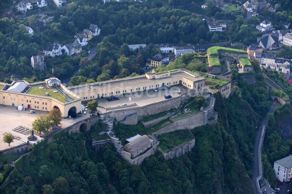 Koblenz von oben - Burganlage der Veste Festung Ehrenbreitstein in Koblenz im Bundesland Rheinland-Pfalz, Deutschland