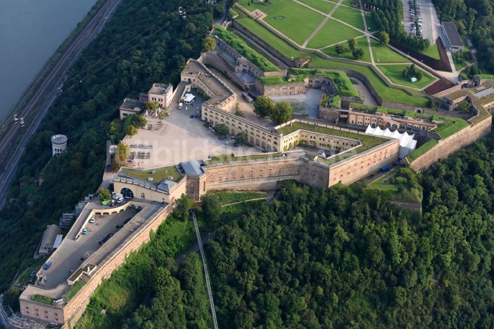 Luftbild Koblenz - Burganlage der Veste Festung Ehrenbreitstein in Koblenz im Bundesland Rheinland-Pfalz, Deutschland