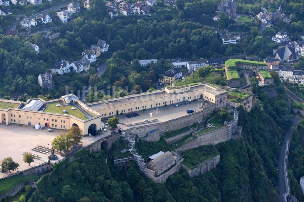 Luftaufnahme Koblenz - Burganlage der Veste Festung Ehrenbreitstein in Koblenz im Bundesland Rheinland-Pfalz, Deutschland