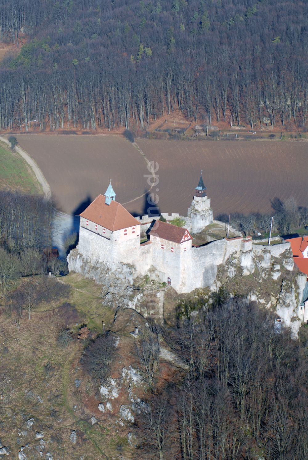 Kirchensittenbach von oben - Burganlage der Veste Hohenstein in Kirchensittenbach im Bundesland Bayern, Deutschland