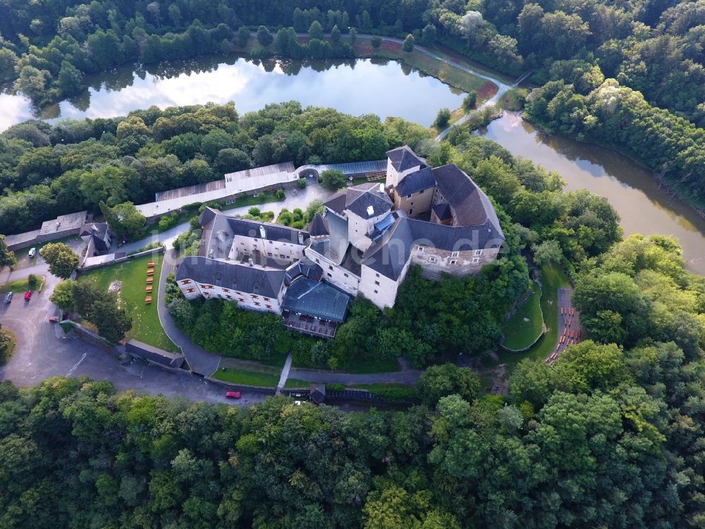 Lockenhaus aus der Vogelperspektive: Burganlage der Veste und Hotel in Lockenhaus in Burgenland, Österreich