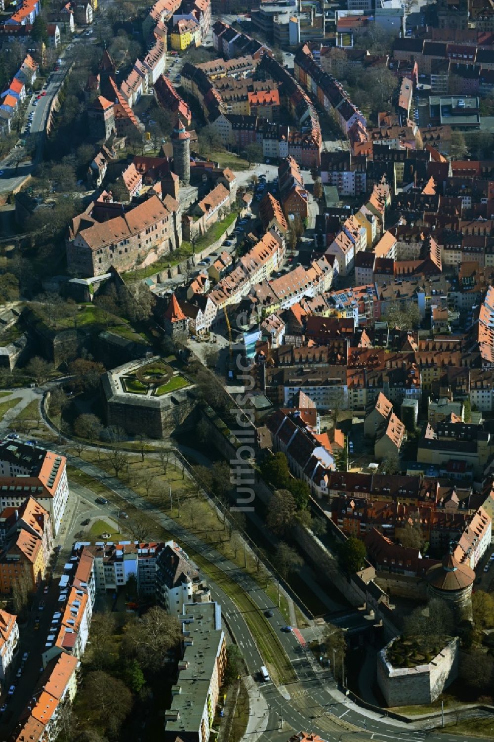 Nürnberg aus der Vogelperspektive: Burganlage der Veste Kaiserburg im Ortsteil Altstadt in Nürnberg im Bundesland Bayern, Deutschland