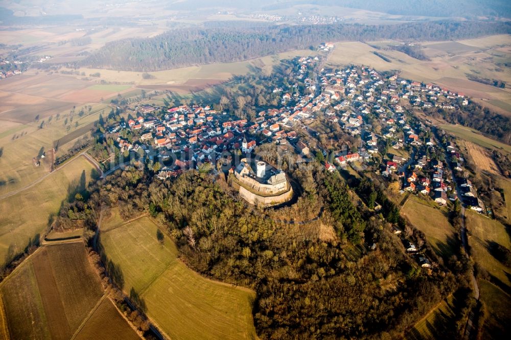 Otzberg aus der Vogelperspektive: Burganlage der Veste Museum am Burgweg im Ortsteil Hering in Otzberg im Bundesland Hessen, Deutschland