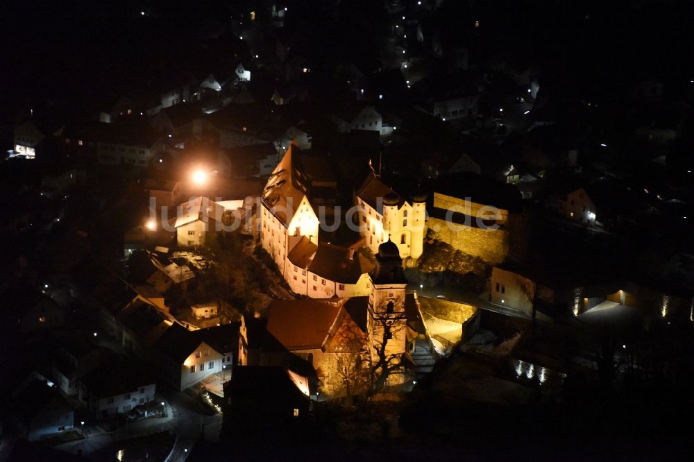 Parsberg von oben - Burganlage der Veste in Parsberg im Bundesland Bayern